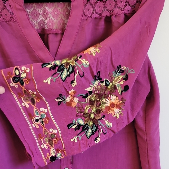 Fig and Flower Magenta Blouse with Embroidery - Picture 5 of 13
